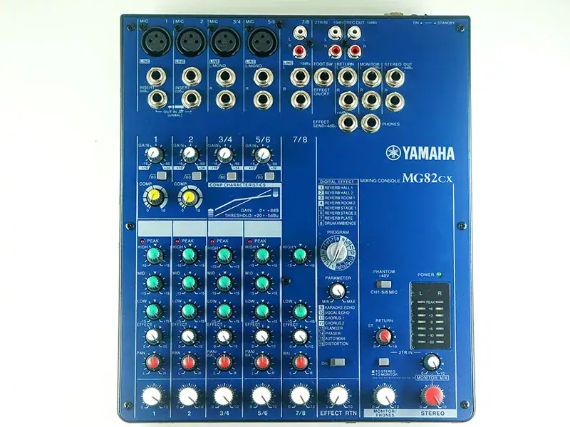 Профессиональный сценический микшер Yamaha MG82CX